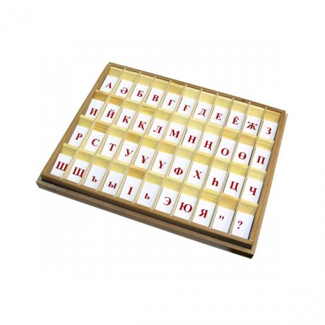 Казахский печатный алфавит на пластиковых табличках. Красный.  (по 15 шт.)